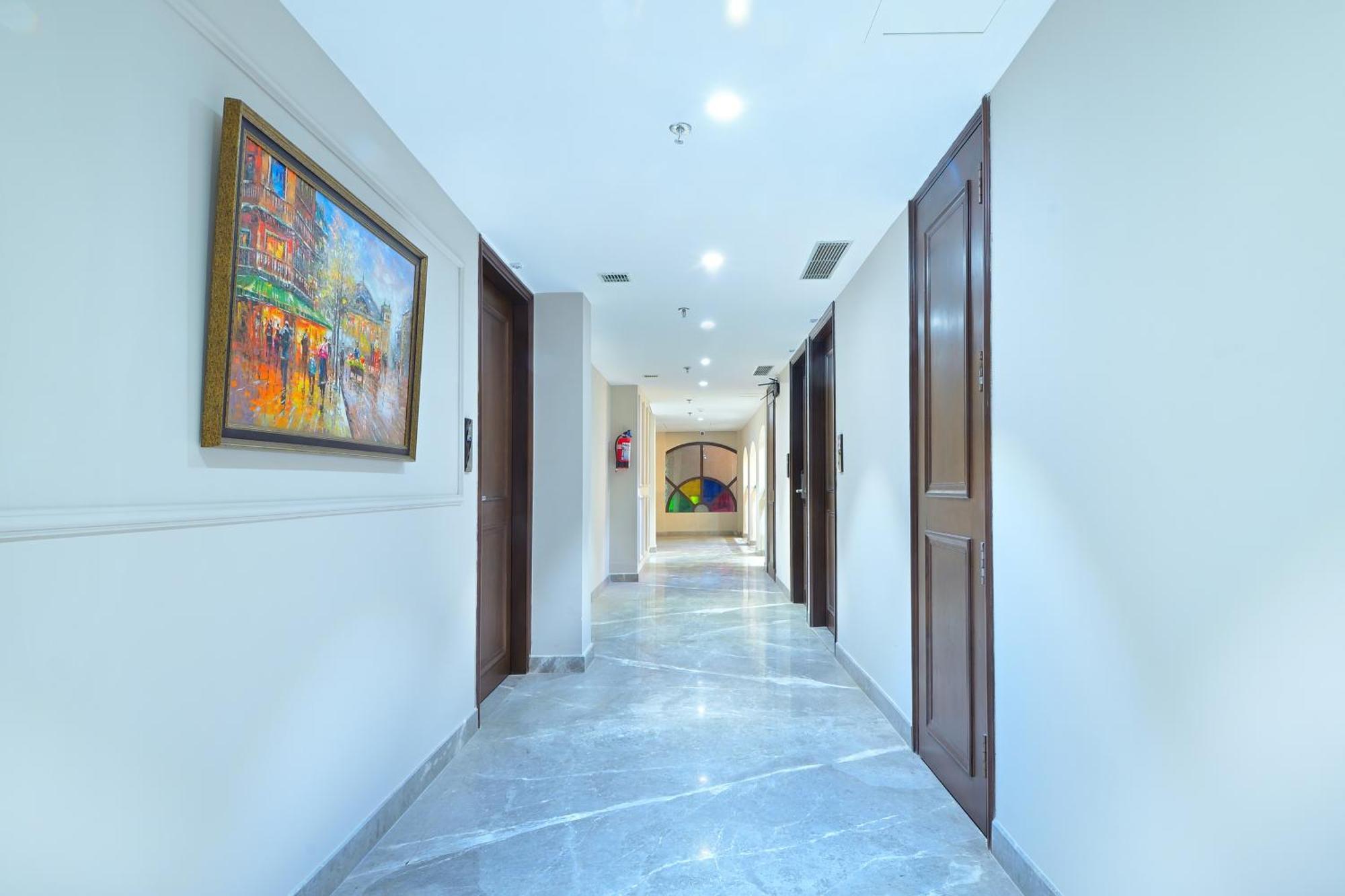 Hotel Sapphire House - 3 Mins Walk From Metro And 5 Mins From Rail Station 뉴델리 외부 사진